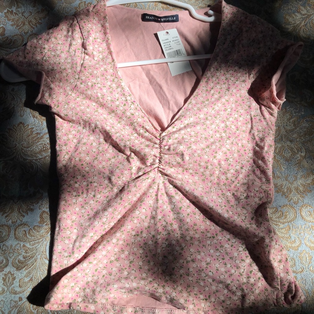 NEVER WORN BRANDY MELVILLE PINK FLORAL CROP TOP!!!